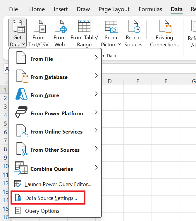 Captura de pantalla del libro de Excel con la opción Configuración del origen de datos resaltada.