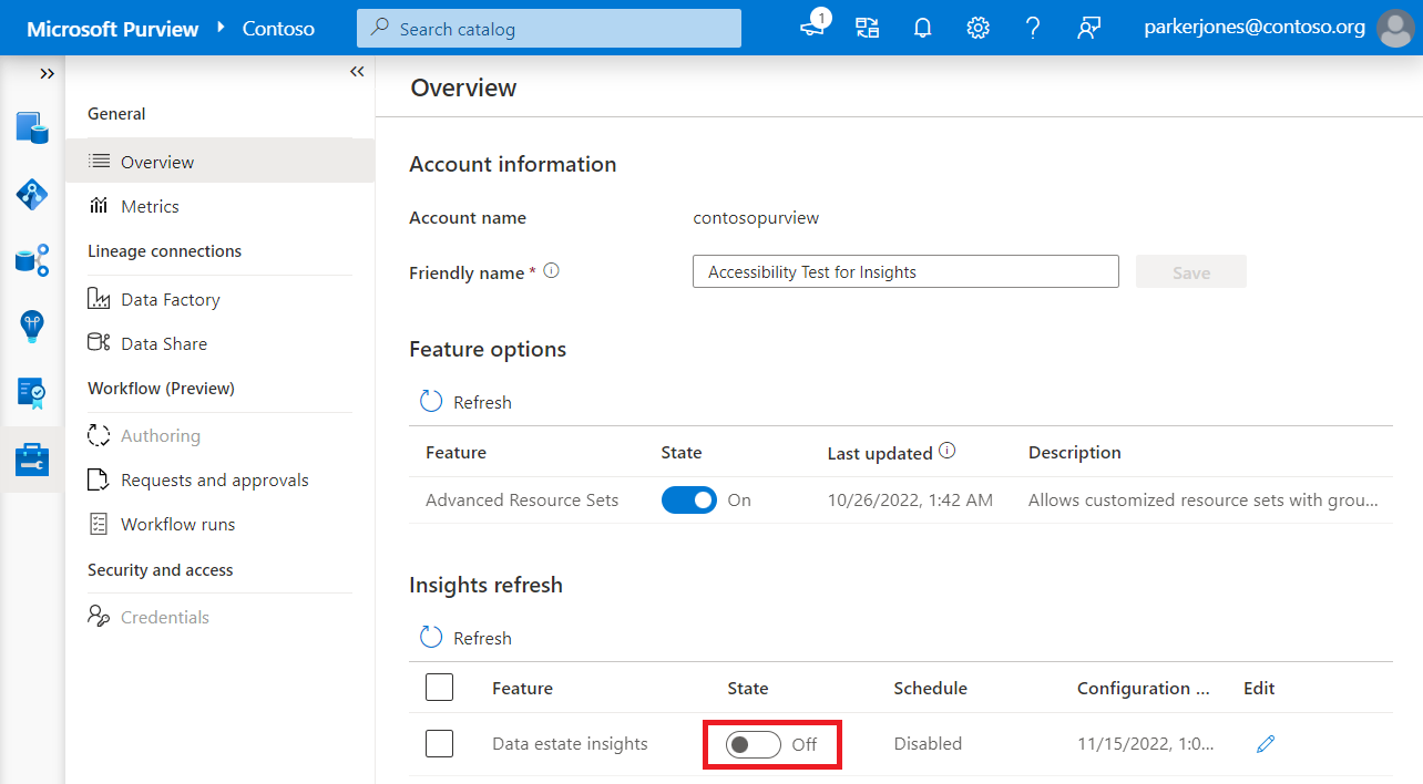 Captura de pantalla de la ventana Información general de la sección Administración del portal de gobernanza de Microsoft Purview con el botón de alternancia Estado resaltado para las opciones de características de Data Estate Insights.