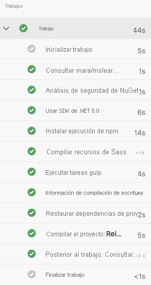 Captura de pantalla de Azure Pipelines en la que se muestra la lista completa de tareas de compilación.