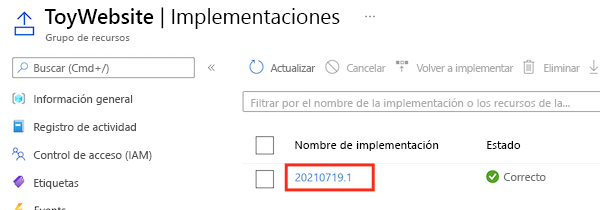 Captura de pantalla de Azure Portal que muestra el historial de implementaciones del grupo de recursos, con la implementación resaltada.