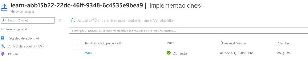 Captura de pantalla de la interfaz de Azure Portal con las implementaciones, donde se muestra la implementación con el estado correcto.