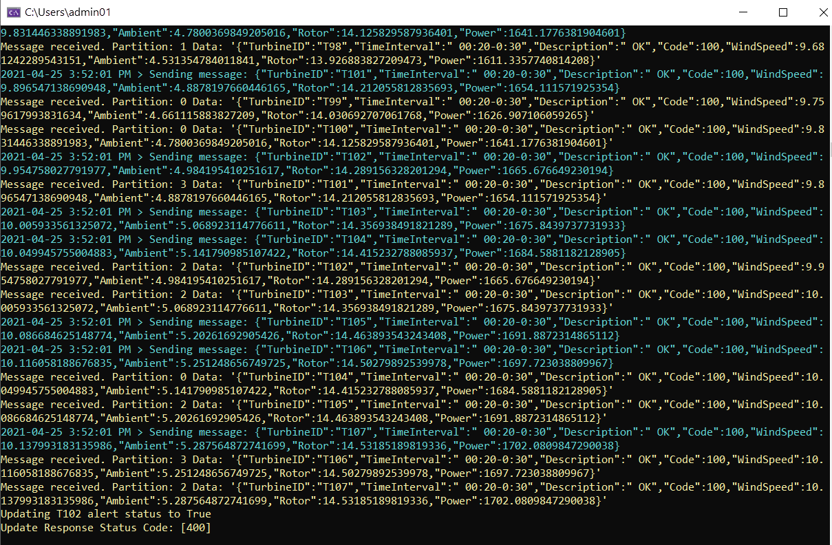 Captura de pantalla de la ventana de comandos abierta y la ejecución de la solución del simulador de dispositivos. Se muestran mensajes de consola actualizados de los datos de IoT simulados.