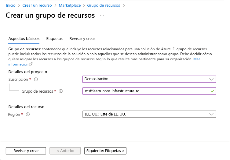 Captura de pantalla de Azure Portal en la que se muestra la creación del grupo de recursos con la suscripción, el grupo de recursos y la región especificados.