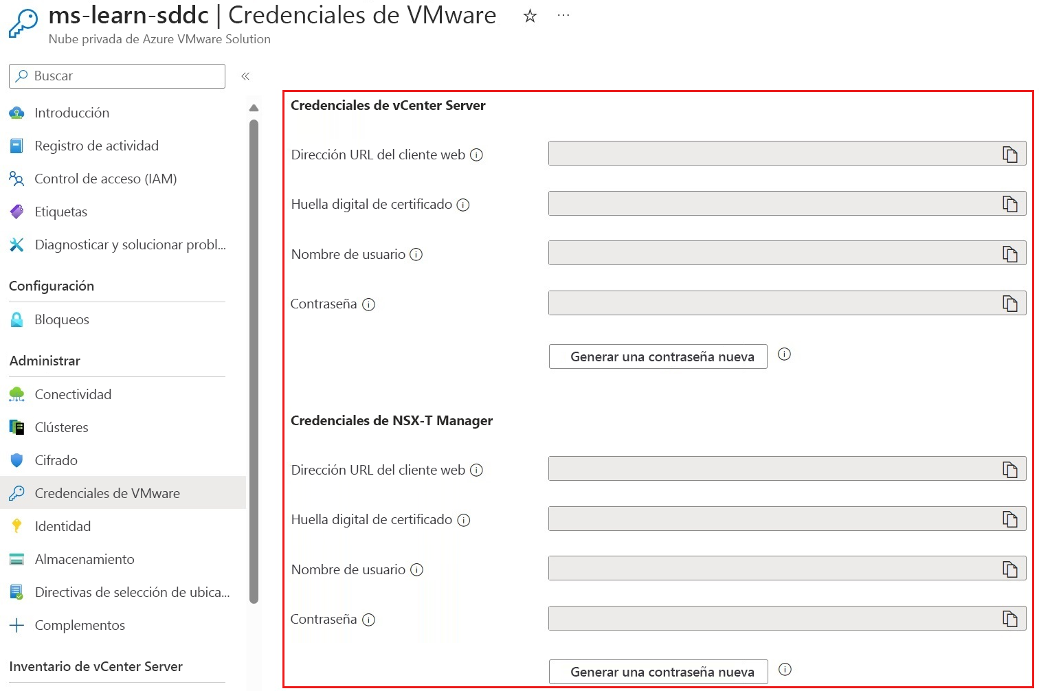 Captura de pantalla de Azure Portal, en la que se muestra dónde aparecen las credenciales de inicio de sesión después de implementar Azure VMware Solution.