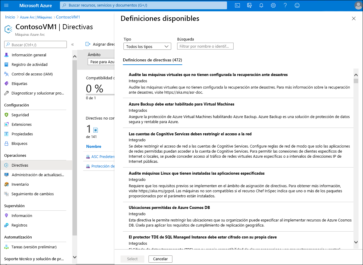 Captura de pantalla que muestra la página Asignar directiva en Azure Portal. El administrador selecciona de una lista de directivas disponibles.