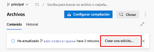 Captura de pantalla de Azure DevOps que muestra la lista de archivos del repositorio, incluido un texto que ofrece crear una solicitud de incorporación de cambios.