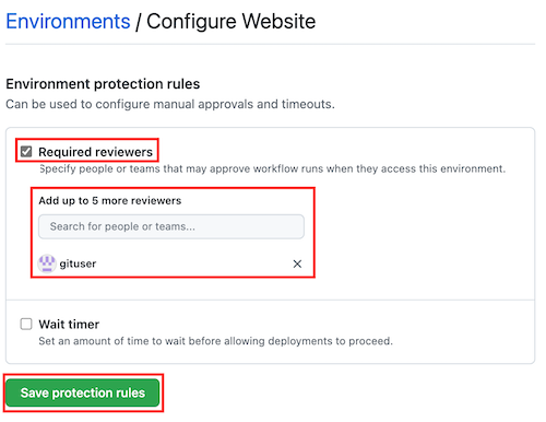 Captura de pantalla de la interfaz de GitHub en la que se muestra el entorno del sitio web, con la casilla y el cuadro de texto Revisores obligatorios resaltados.