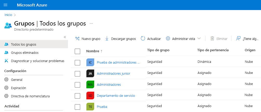 Captura de pantalla que muestra una lista de grupos en Azure Portal y sus tipos de grupo y pertenencia.