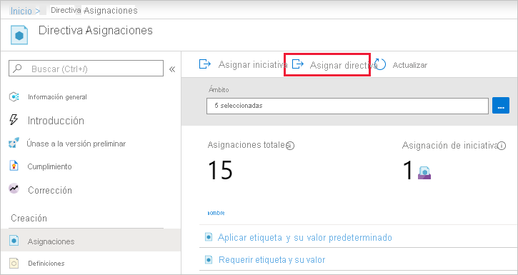Captura de pantalla en la que se muestra cómo asignar la directiva en la página de creación de asignaciones.