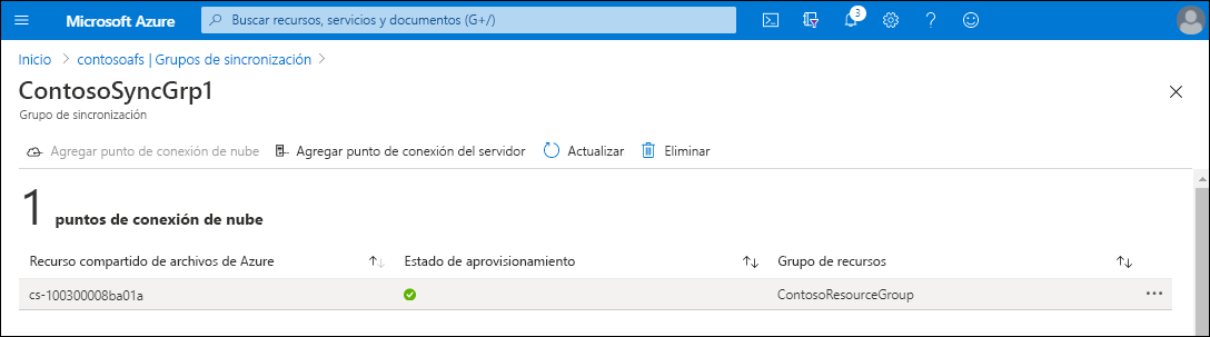 Captura de pantalla de la página ContosoSyncGrp1 en Azure Portal. Un punto de conexión en la nube muestra el nombre del recurso compartido de archivos de Azure y el grupo de recursos.