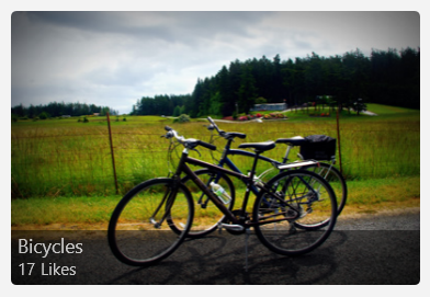 Una foto de bicicletas con una superposición que contiene el título de la imagen y el número de likes que se reciben.