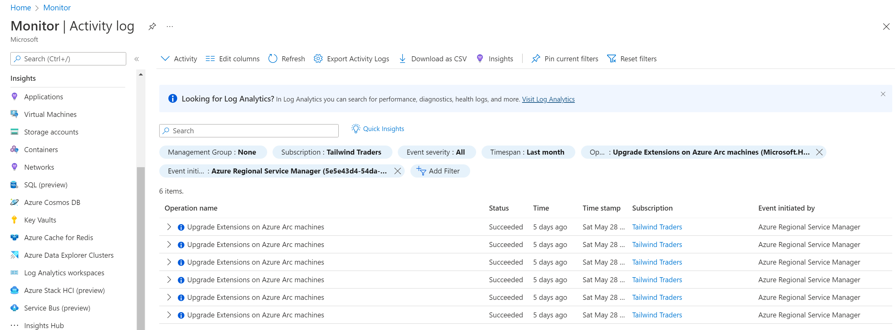 Registro de actividad de Azure que muestra intentos de actualizar automáticamente extensiones en servidores habilitados para Azure Arc.