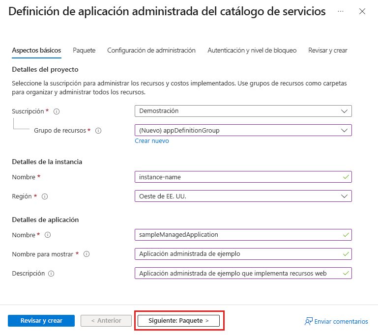 Captura de pantalla de la pestaña Aspectos básicos del formulario para crear una definición de catálogo de servicios. 