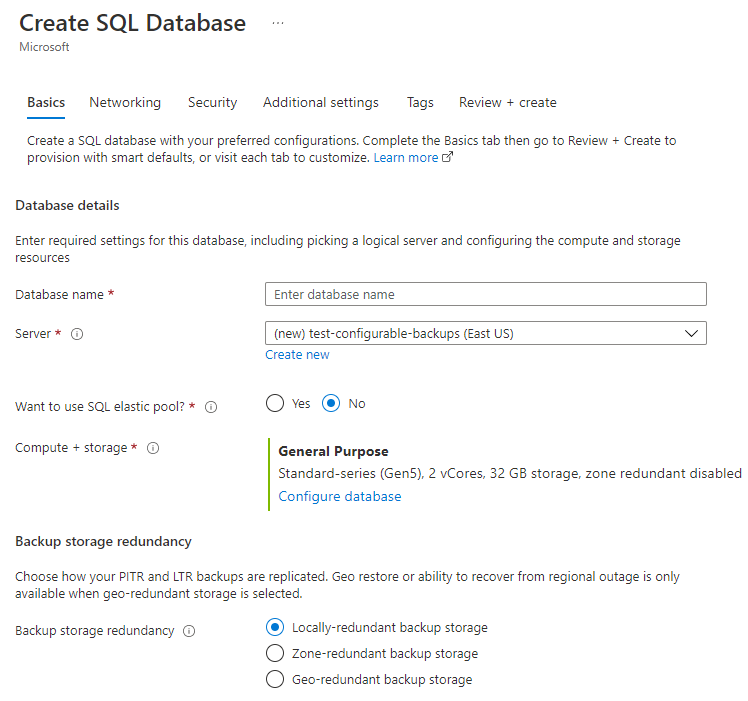 Captura de pantalla del Azure Portal, donde se puede cambiar la redundancia de almacenamiento de la copia de seguridad desde la pestaña Aspectos básicos cuando se crea la base de datos.