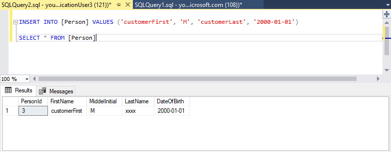 Captura de pantalla de SQL Server Management Studio (SSMS) que muestra una instrucción INSERT y SELECT sencilla. La instrucción SELECT muestra datos enmascarados en la columna LastName.