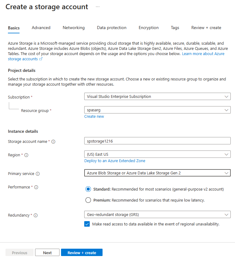 Captura de pantalla que muestra la página Crear cuenta de almacenamiento en Azure Portal.