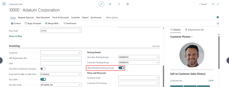 Muestra el botón de alternancia Permitir varios grupos contables en la página Ficha cliente.