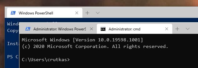 Captura de pantalla de PowerShell y la línea de comandos de Windows con permisos elevados