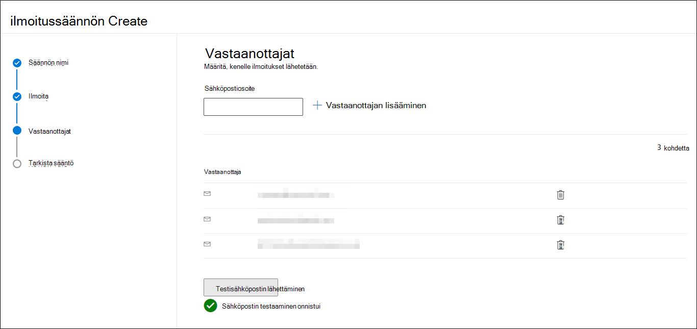 Näyttökuva vastaanottajien näytöstä. Luettelossa on kolme vastaanottajaa, ja testisähköposti on lähetetty, kuten vihreä valintamerkki osoittaa