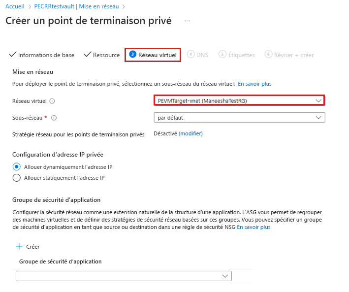 Capture d’écran montrant comment sélectionner le réseau virtuel de la machine virtuelle cible pour la restauration inter-région.