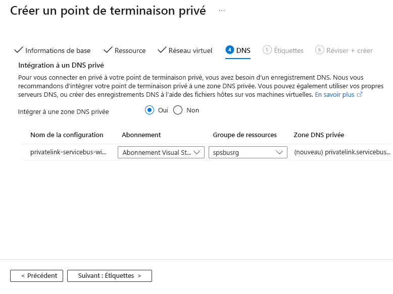 Capture d’écran montrant la page DNS dans l’Assistant Créer un point de terminaison privé.