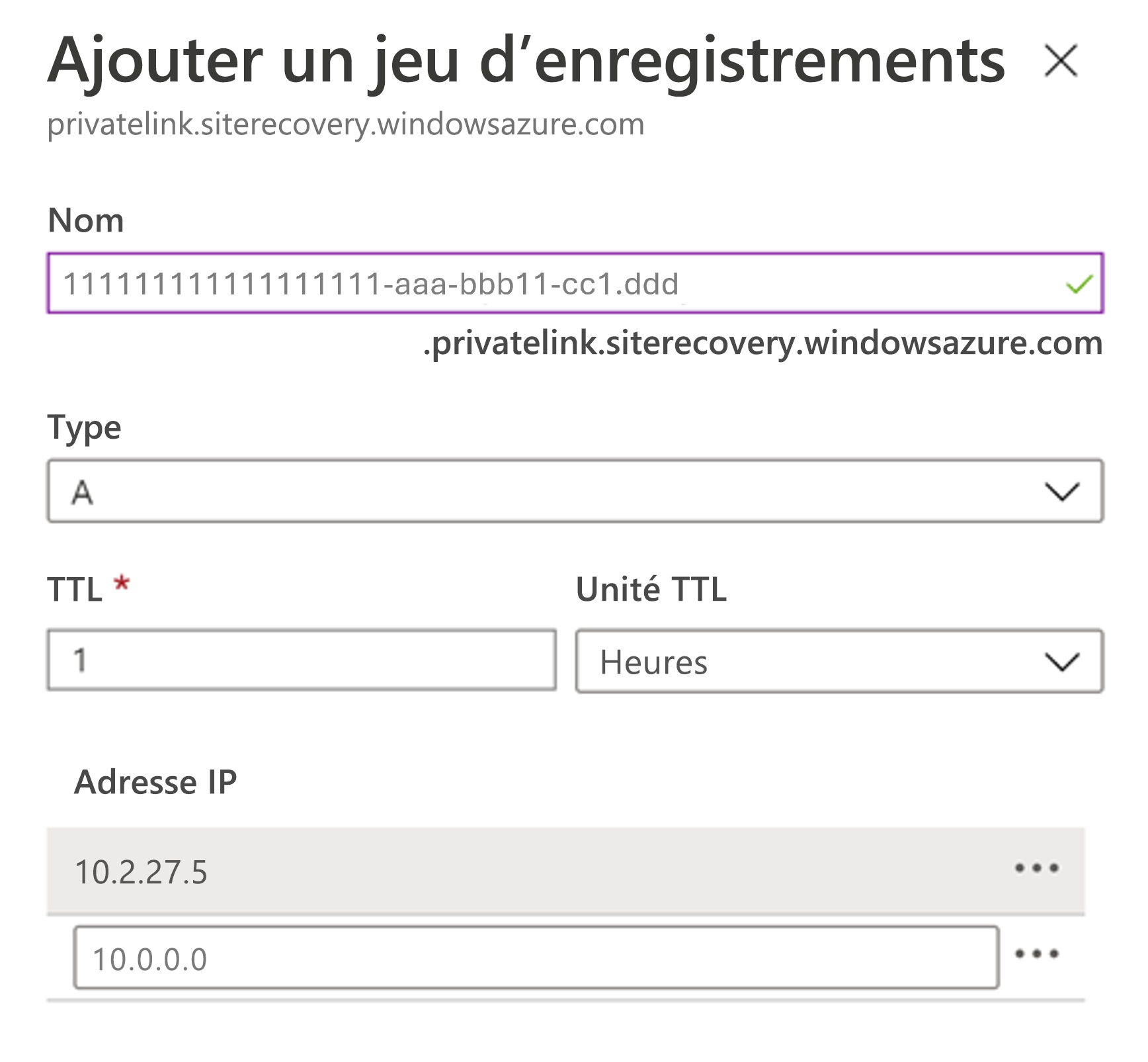 Montre la page permettant d’ajouter un enregistrement DNS de type A pour le nom de domaine complet au point de terminaison privé dans le portail Azure