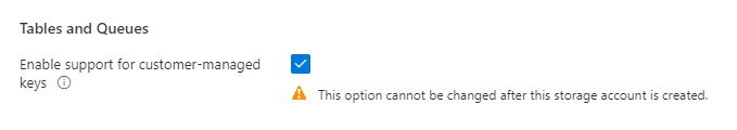 Capture d’écran montrant comment activer les clés gérées par le client pour les files d’attente et les tables lors de la création d’un compte