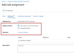 Capture d’écran montrant la case d’option permettant d’attribuer un rôle à un groupe Microsoft Entra et le lien utilisé pour sélectionner le groupe auquel attribuer le rôle.