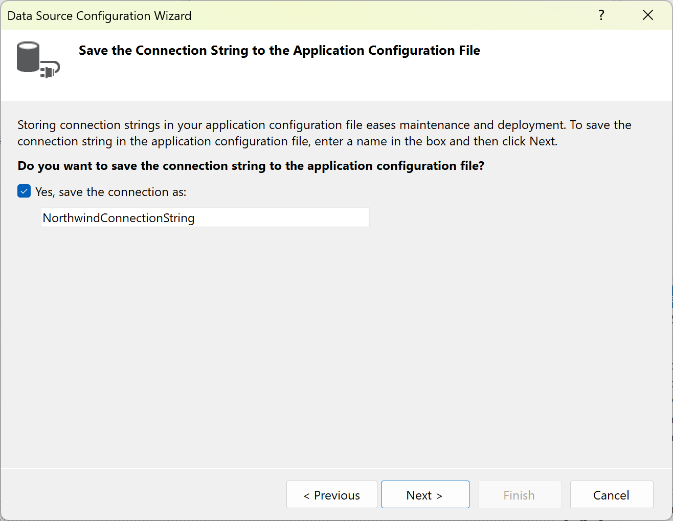 Capture d’écran montrant l’option permettant d’enregistrer la chaîne de connexion dans le fichier de configuration de l’application.