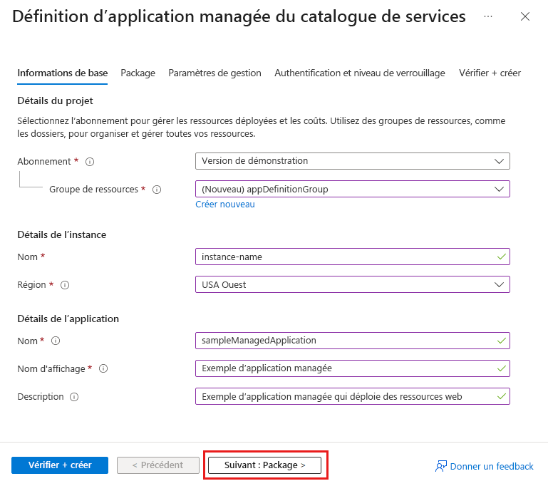 Capture d’écran de l’onglet Concepts de base du formulaire pour créer une définition de catalogue de services. 