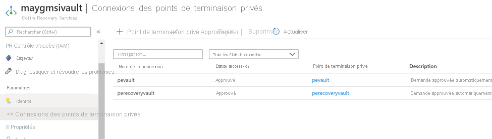 Montre la page Connexions des points de terminaison privés du coffre et la liste des connexions dans le portail Azure