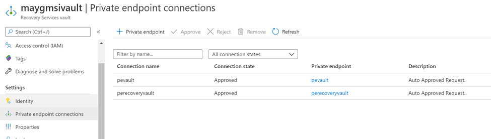 Capture d’écran représentant la page Connexions des points de terminaison privés du coffre et la liste des connexions.