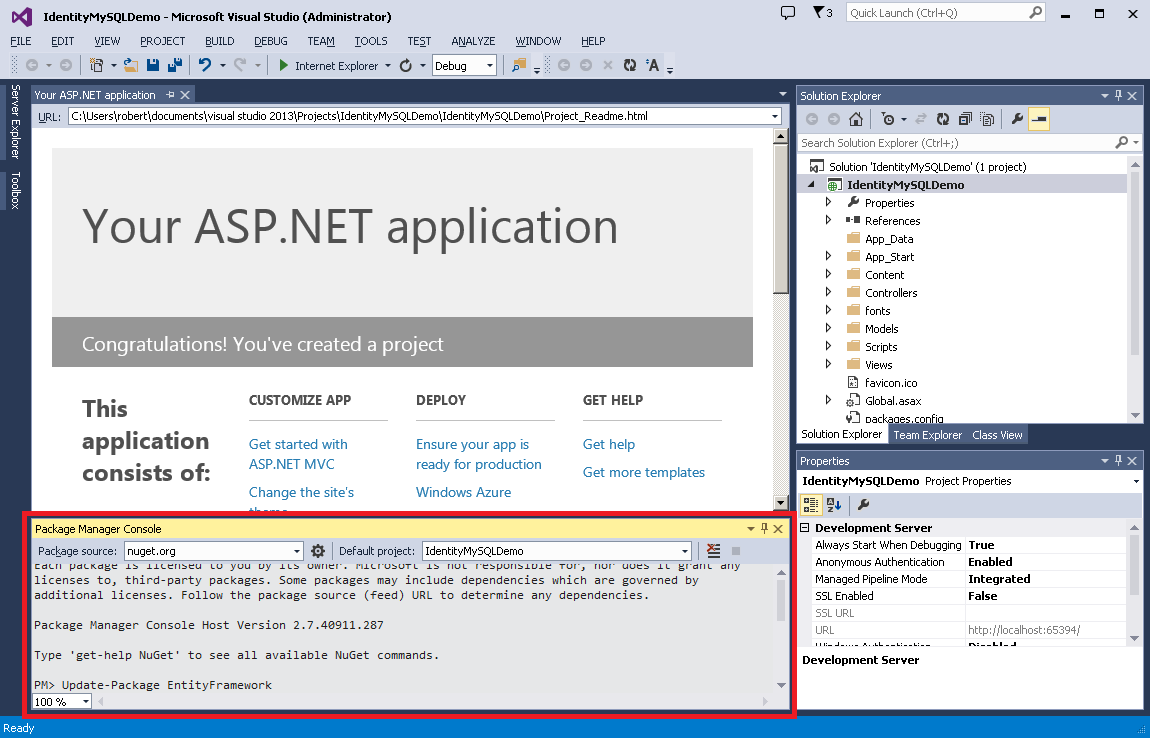 Capture d’écran de la console du Gestionnaire de package dans la section inférieure de Visual Studio, avec l’instruction Update Package Entity Framework affichée sur la ligne de commande.