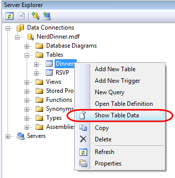 Capture d’écran du Explorer de serveur. Afficher les données de table est mis en surbrillance.