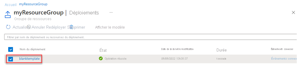 Capture d'écran du portail Azure affichant l'historique des déploiements avec le déploiement blanktemplate sélectionné.