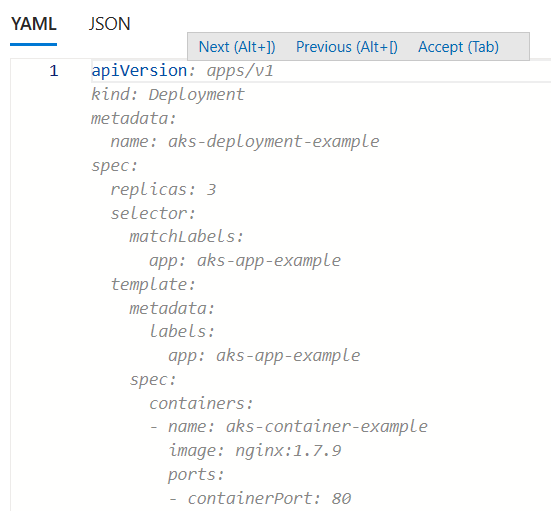 Capture d’écran montrant Microsoft Azure Copilot fournissant des suggestions de saisie semi-automatique dans un fichier YAML AKS.