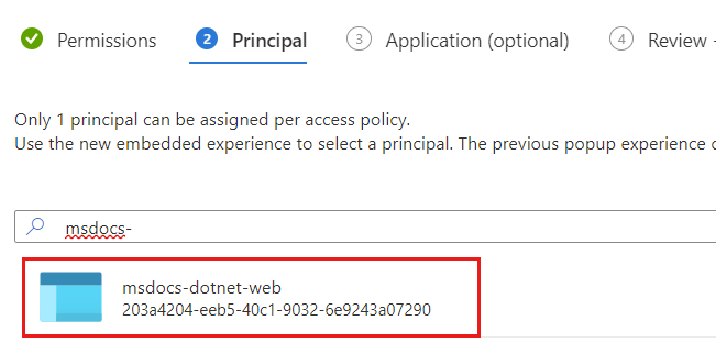 Capture d’écran d’une identité managée d’application web affectée à une autorisation.