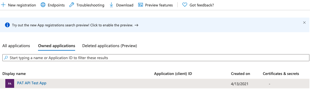 Capture d’écran montrant l’ID Microsoft Entra ouvert, inscriptions d’applications.