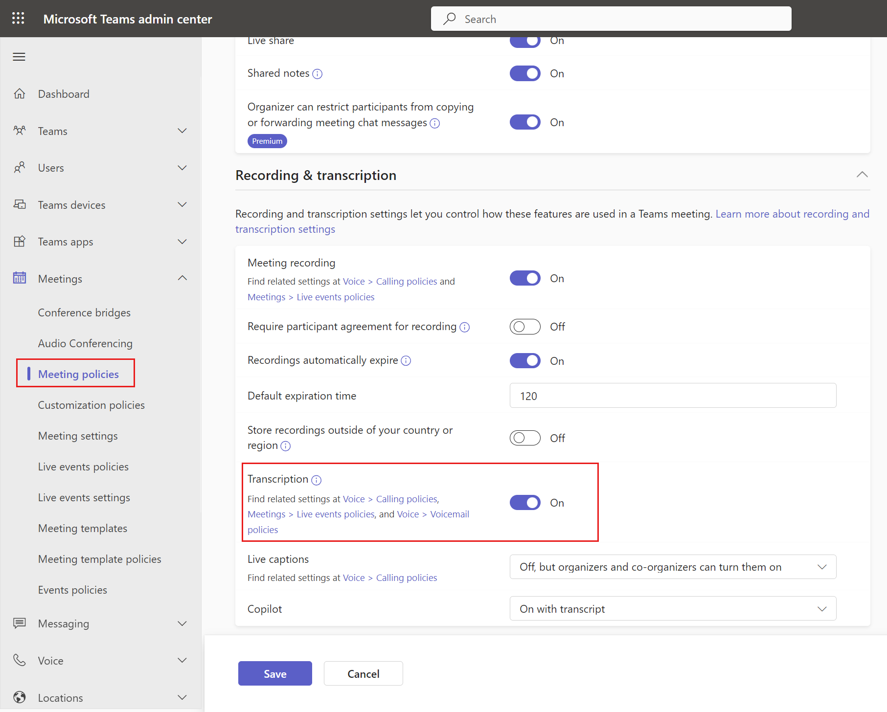 Capture d’écran montrant comment activer la transcription dans le centre d’administration Teams 