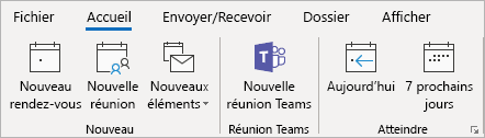 Capture d'écran du complément réunion Teams sur le ruban Outlook.