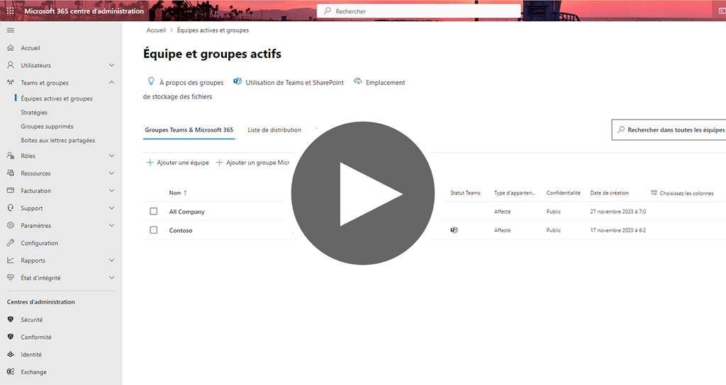 Diapositive de la vidéo Donner les moyens, découvrir et planifier montrant une capture d’écran du centre d’administration M365 avec la zone Groupes actifs