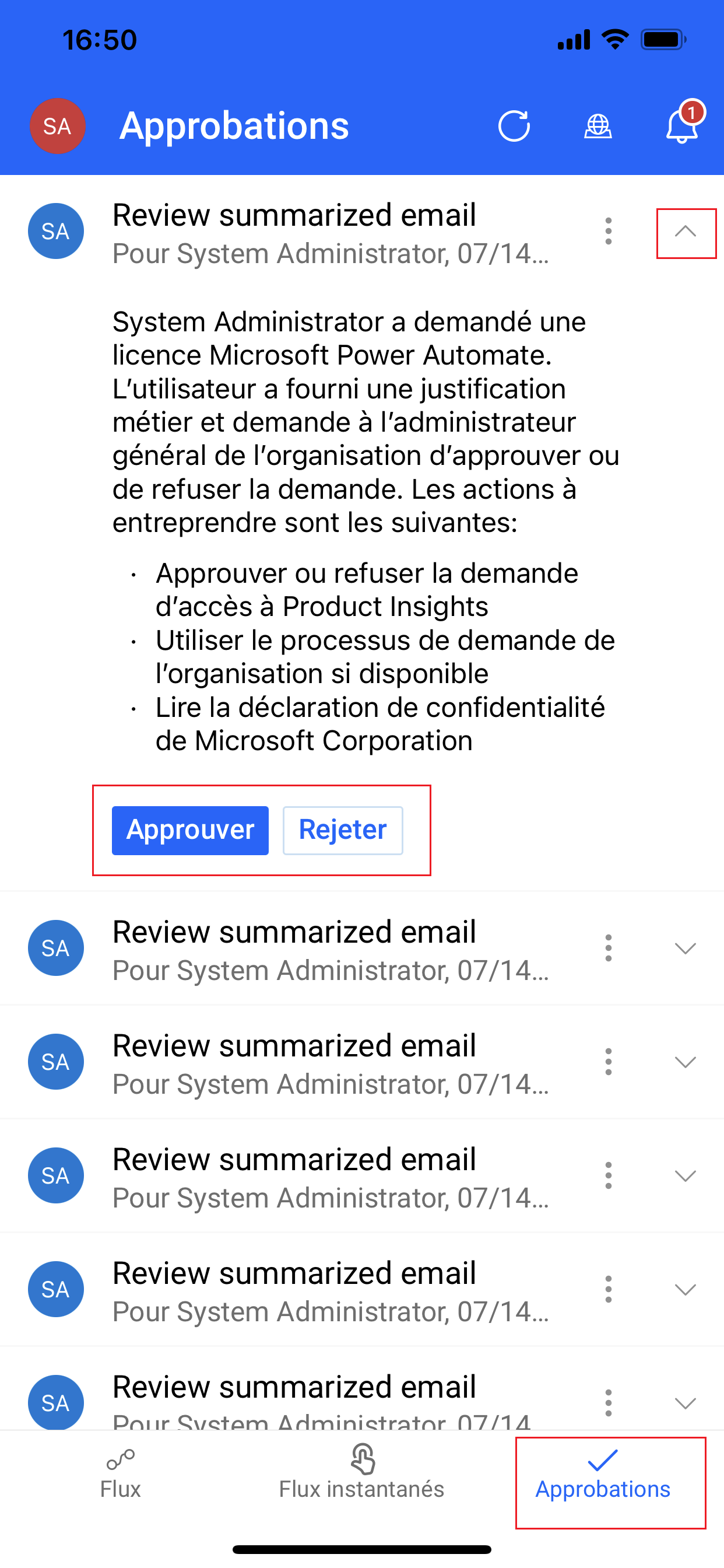 Capture d’écran des demandes d’approbation dans l’application mobile Power Automate, avec les boutons Approuver et Rejeter pour une demande affichés.