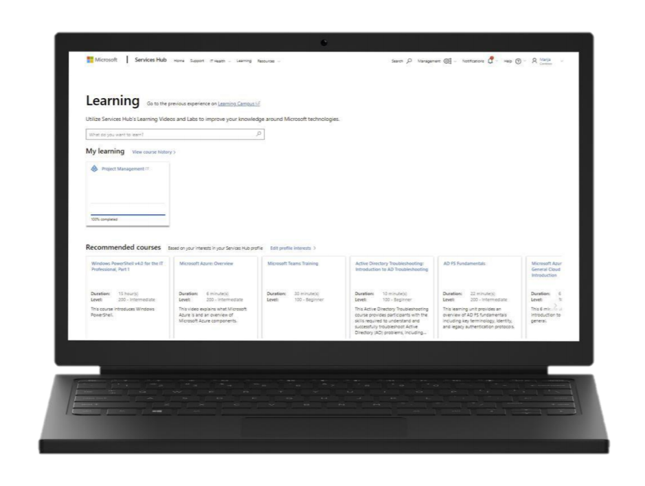 Ordinateur portable affichant l’écran Apprentissage dans le Services Hub de Microsoft.