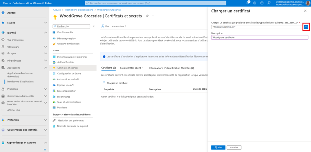 Capture d’écran du volet Charger un certificat ouvert à droite avec l’icône de chargement mise en évidence pour charger le certificat.