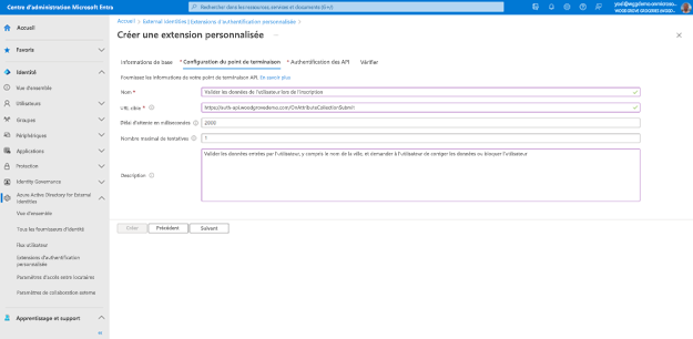 Capture d’écran de l’onglet Configuration des points de terminaison du panneau Créer une extension personnalisée montrant les champs Nom, URL cible, Délai d’expiration en millisecondes, Nombre maximal de nouvelles tentatives et Description.