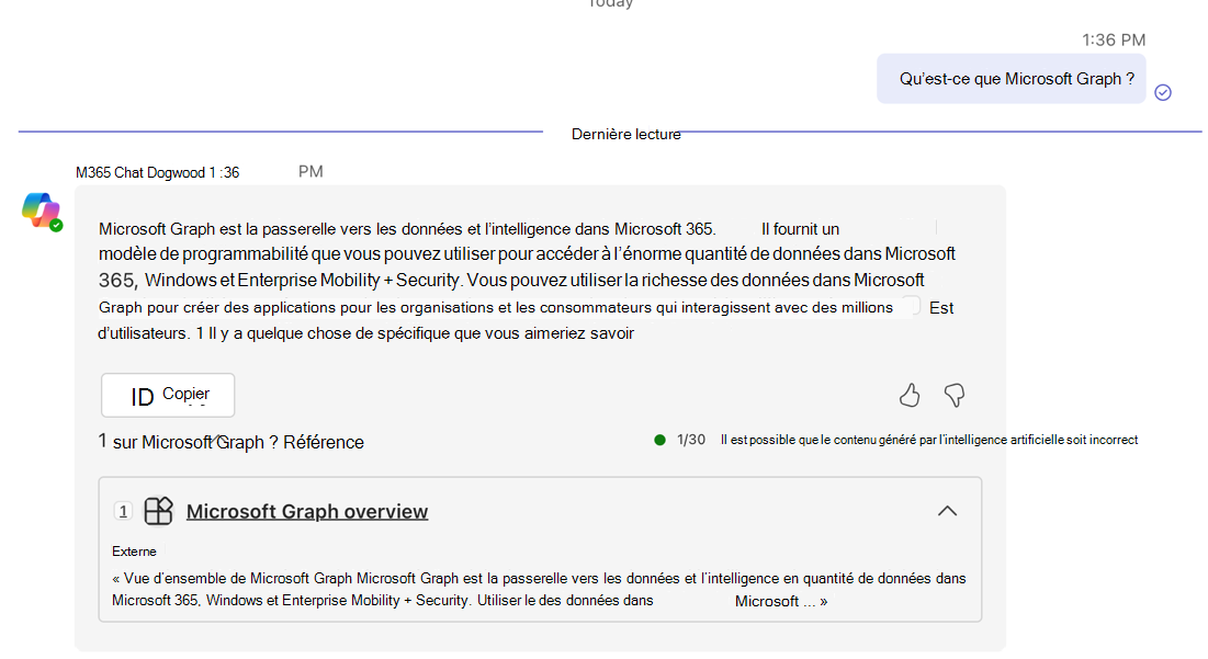 Capture d’écran de la première réponse de Microsoft 365 Copilot affichée dans une conversation dans Microsoft Teams.