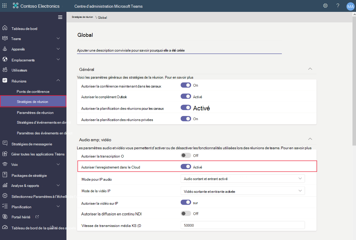 Capture d'écran montrant les stratégies de réunion dans le Centre d'administration Teams pour permettre l'enregistrement dans le cloud.