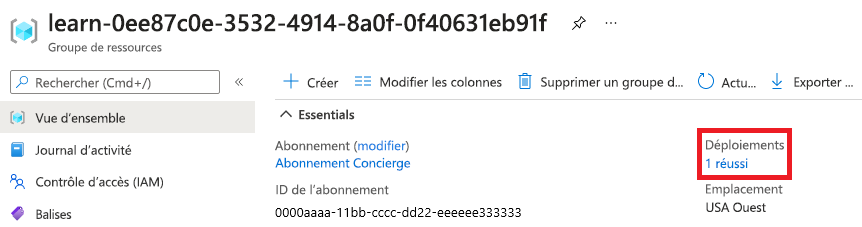 Capture d’écran de l’interface du portail Azure pour la vue d’ensemble du groupe de ressources avec la section Déploiements montrant qu’un déploiement a réussi.