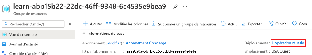 Capture d’écran de l’interface du portail Azure pour la vue d’ensemble du groupe de ressources avec la section Déploiements montrant qu’un déploiement a réussi.