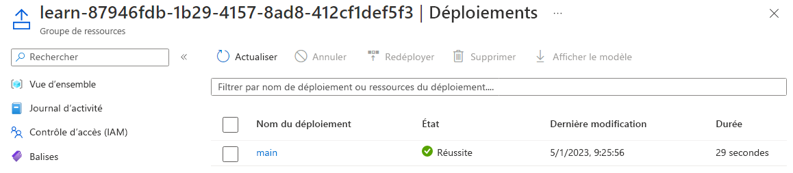 Capture d’écran de l’interface du portail Azure pour les déploiements montrant un déploiement répertorié avec un état réussi.